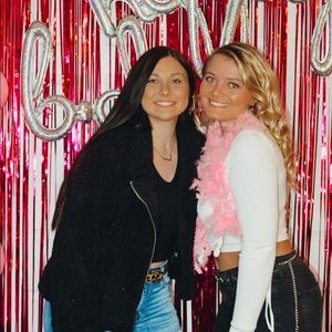 Meet your Posher, Karoline